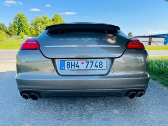 Porsche Panamera - 6