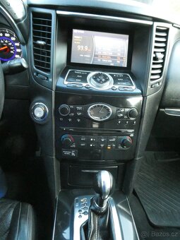 Infiniti FX35 - 6