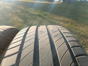 Prodám gumy Michelin - 6