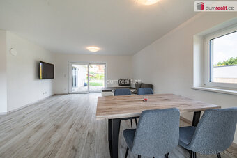 Luxusní novostavba prostorného rodinného domu s garáží, tera - 6