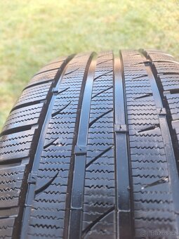 Zimní pneu 215 55 R17 - 6