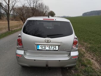 Toyota Corolla Verso 1.8i - 6