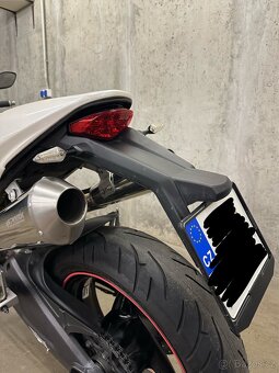 DUCATI Monster 696 - 6