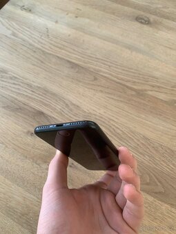 Apple iPhone SE 2022 (5G)-baterie 93%-zachovalý stav - 6
