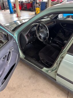 Honda Civic 1.5 vtec 84 kw náhradní díly z vozu - 6