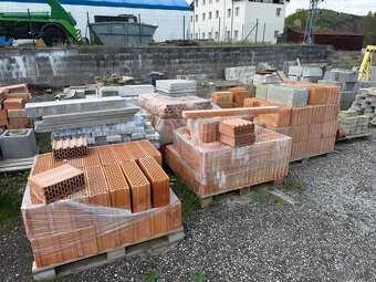 Stavební materiál - cihly, tvárnice, dlažba atd. - 6