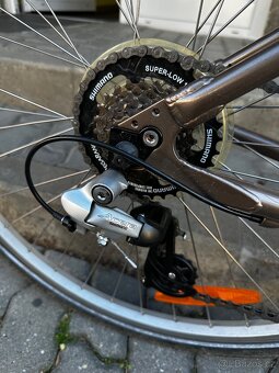 GT Nomad – pohodlné trekové kolo, rám 15", Shimano Acera - 6