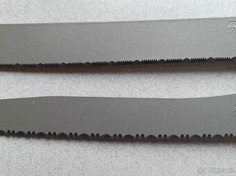 Sada zoubkových nožů, sekáček, nůžky - v bloku. - 6