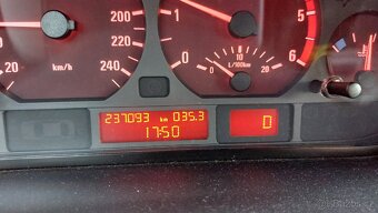 BMW E46 330XD TOURING - 6