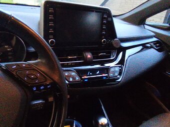 Toyota C-HR 2.0 hybrid - 6
