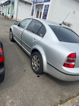 Škoda Superb 2006 110kw 1.8T na náhradní díly - 6
