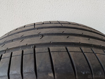 Samozacelující letní pneu značky Hankook Ventus S1evo 235/55 - 6