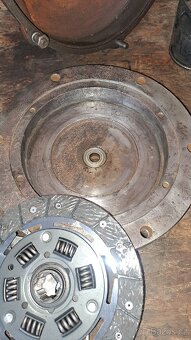 Prodám spojku, přírubu malotraktor mt8 150 32 - 6