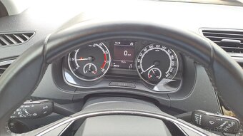 Škoda fabia 4 1.0tsi 70kw 4/2022 koupeno v ČR - 6