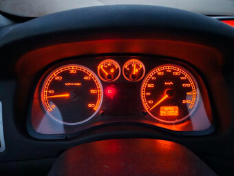 Peugeot 307SW 2.0HDi 79kW - 6