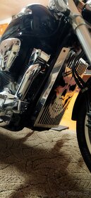 Indian Scout Bobber Kryt chladiče, Klakson, SPZ - 6