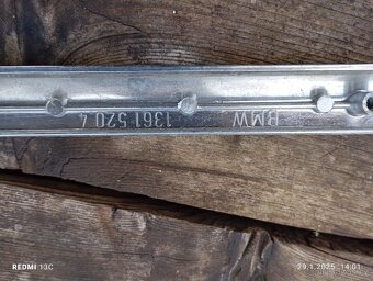 Zadní světlo a chrom rámečky BMW E12. - 6