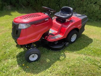 Zahradní traktor MTD - 6
