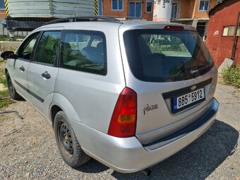 Ford Focus kombi 1,6 benzin - 6
