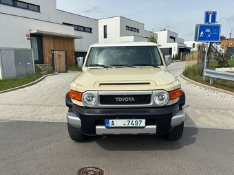 Toyota FJ Cruiser bez koroze, skvělý originální stav - 6