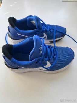 Nike Star Runner 4, EUR 39 - běžecké boty (sálovky) - 6