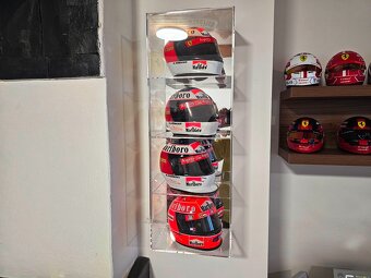 Prodám helmy 1:2 pilotů Ferrari - 6