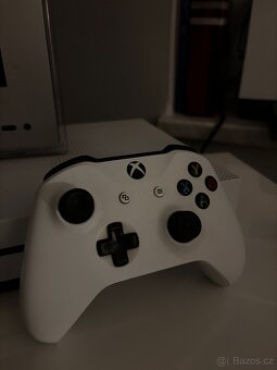 Xbox One S - 6