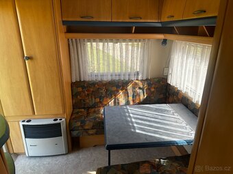 Karavan Hobby 440, pro 4 osoby, rok 1997 - 6