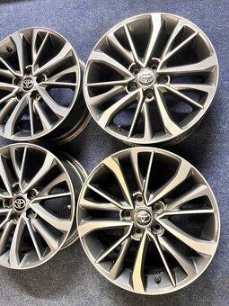 5x114,3 R17 Originál alu Toyota Avensis - 2017 - 6