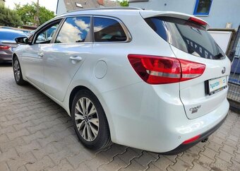 Kia Cee´d 1.6-NAVI-KAMERA-TOP VÝBAVA - 6