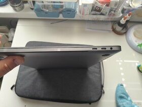 Macbook Pro 15"Touch bar and Touch ID - 6