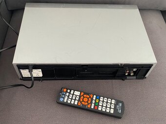 S-VHS-ET videorekordér JVC HR-S5970 s video stabilizátorem - 6