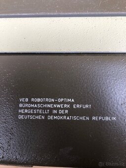 Dva staré psací stroje - 6