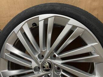 R.V 2025 NOVÁ ORIGINÁL LETNÍ SADA ŠKODA SUPERB 3,4 235/40/19 - 6