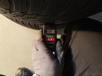 Zimní pneu Nokian 235/55R20 - 6