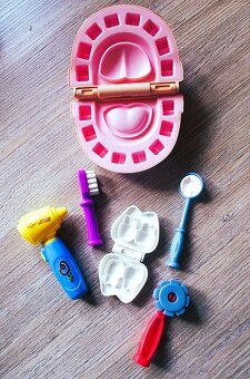 Dívčí oblečení, vel. 98/104 + zubař - 6