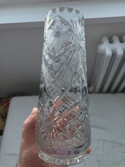 Broušená skleněná váza - 6