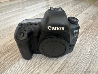 Canon eos 5D Mark IV - 6