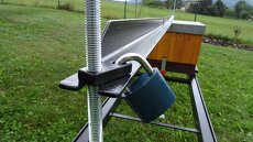 Stojan pod včelí úly - 6