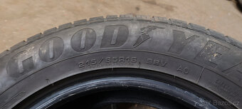 2 letní pneumatiky GOODYEAR 215/65R16 98V 6,00mm - 6