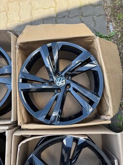 ORIGINÁL Alu Volkswagen VALENCIA R19, 5x112 - TOP STAV - 6
