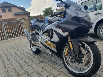 Suzuki GSXR 1000 - 6