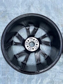 Alu kola vega Škoda Scala Kamiq R18 5x100 - 6
