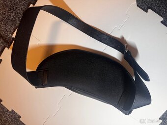 Dámská ledvinka crossbody PINKO top stav – 1 000,- - 6