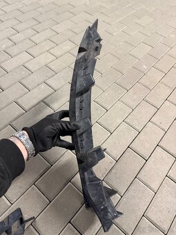 Dodge Charger 2017 díly - 6