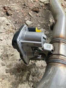 Katalyzátor včetně škrtící klapky - 6