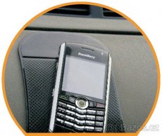 Protiskluzová nano podložka na telefon klíče mince - 6