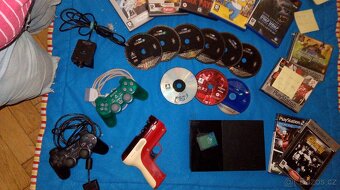 PlayStation 2 slim + příslušenství + hry - 6