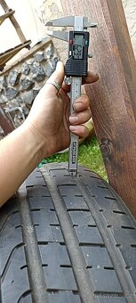 prodám 1 kus letní pneu Pireli 255/40R18-014 - 6
