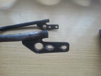 Držáky zadního světla a zadní světlo na Jawa 350 634 - 6